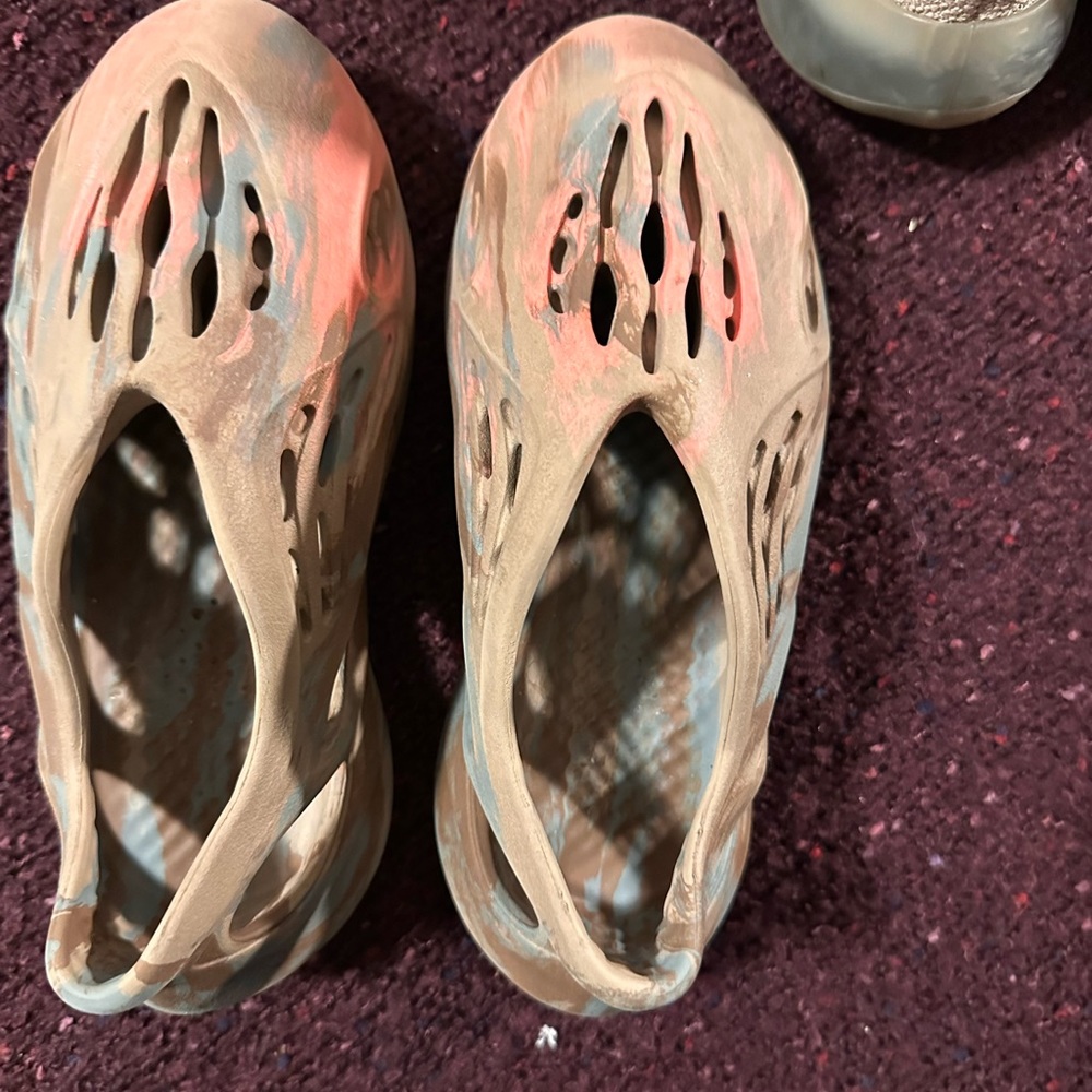 Kids Yeezy size 12 used
